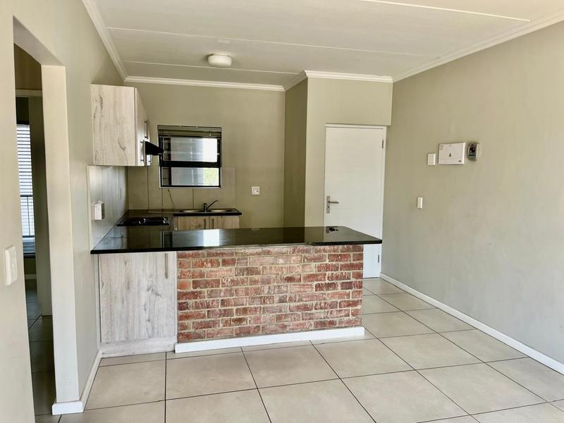 To Let 2 Bedroom Property for Rent in Brackenfell South Western Cape